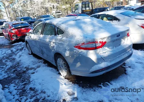 2013 Ford Fusion Hybrid Se from USA, damaged, VIN 3FA6P0LU0DR218083